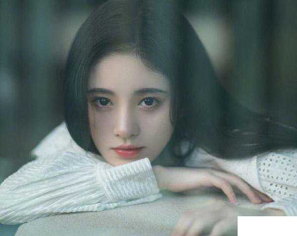 鞠婧祎