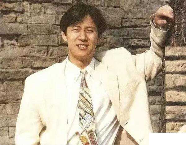 年轻时的解晓东