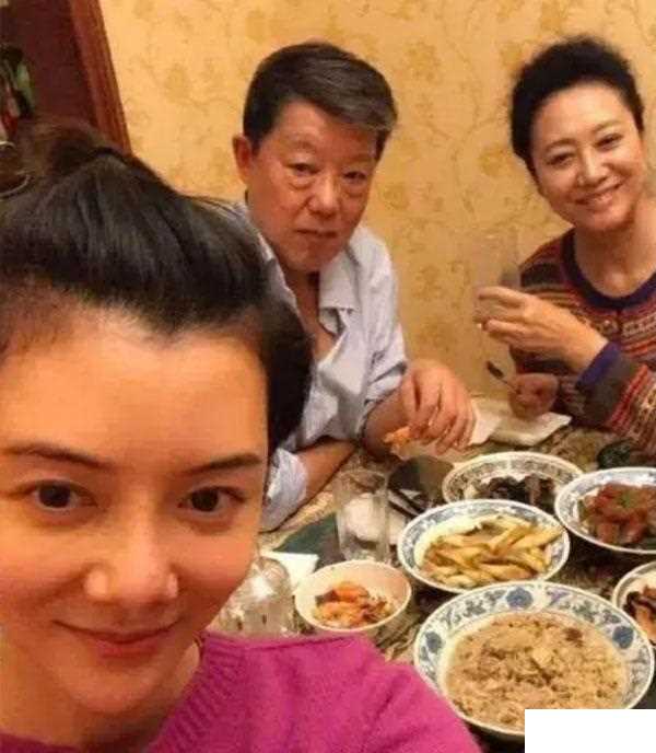 车晓父母