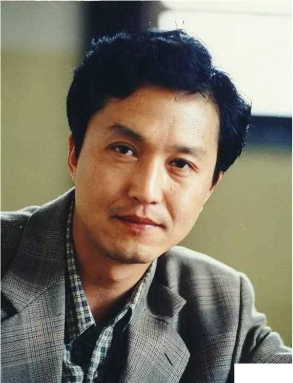 吴刚年轻