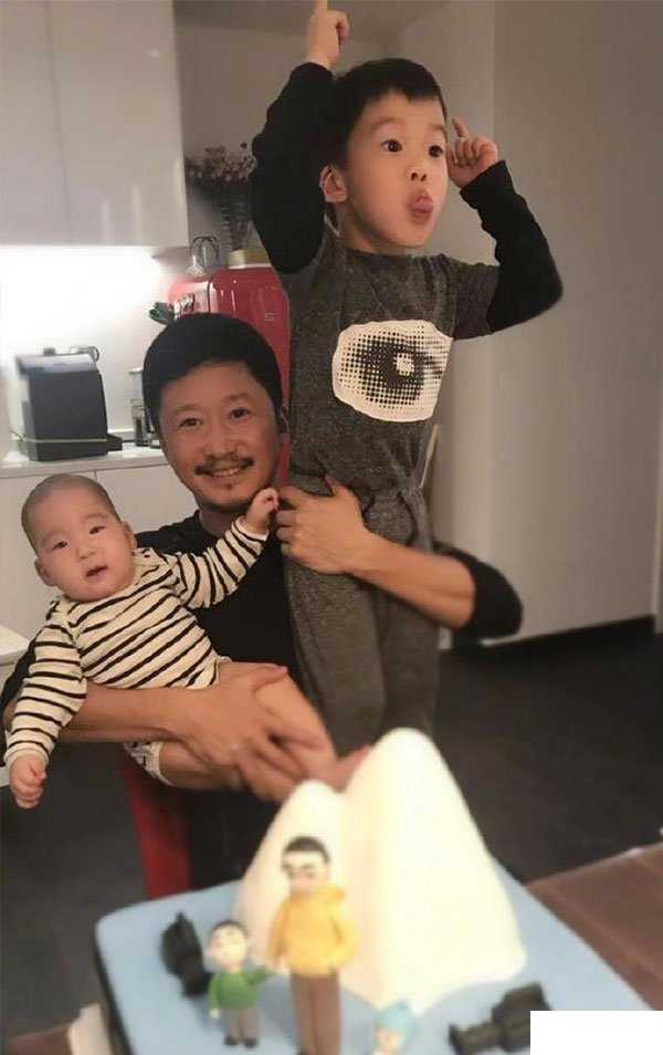 吴京和两个儿子