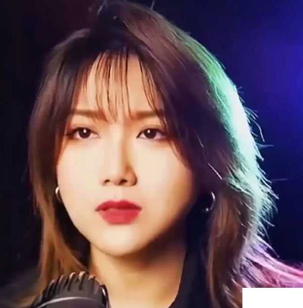 黄静美