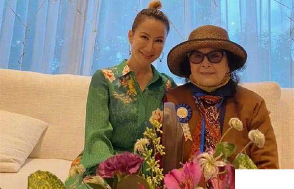 李玟母亲